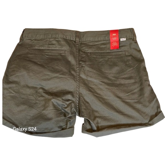 NWT‎  Levis Womens Classic Twill Short Olive Green Size 33 Casual - Picture 3 of 3